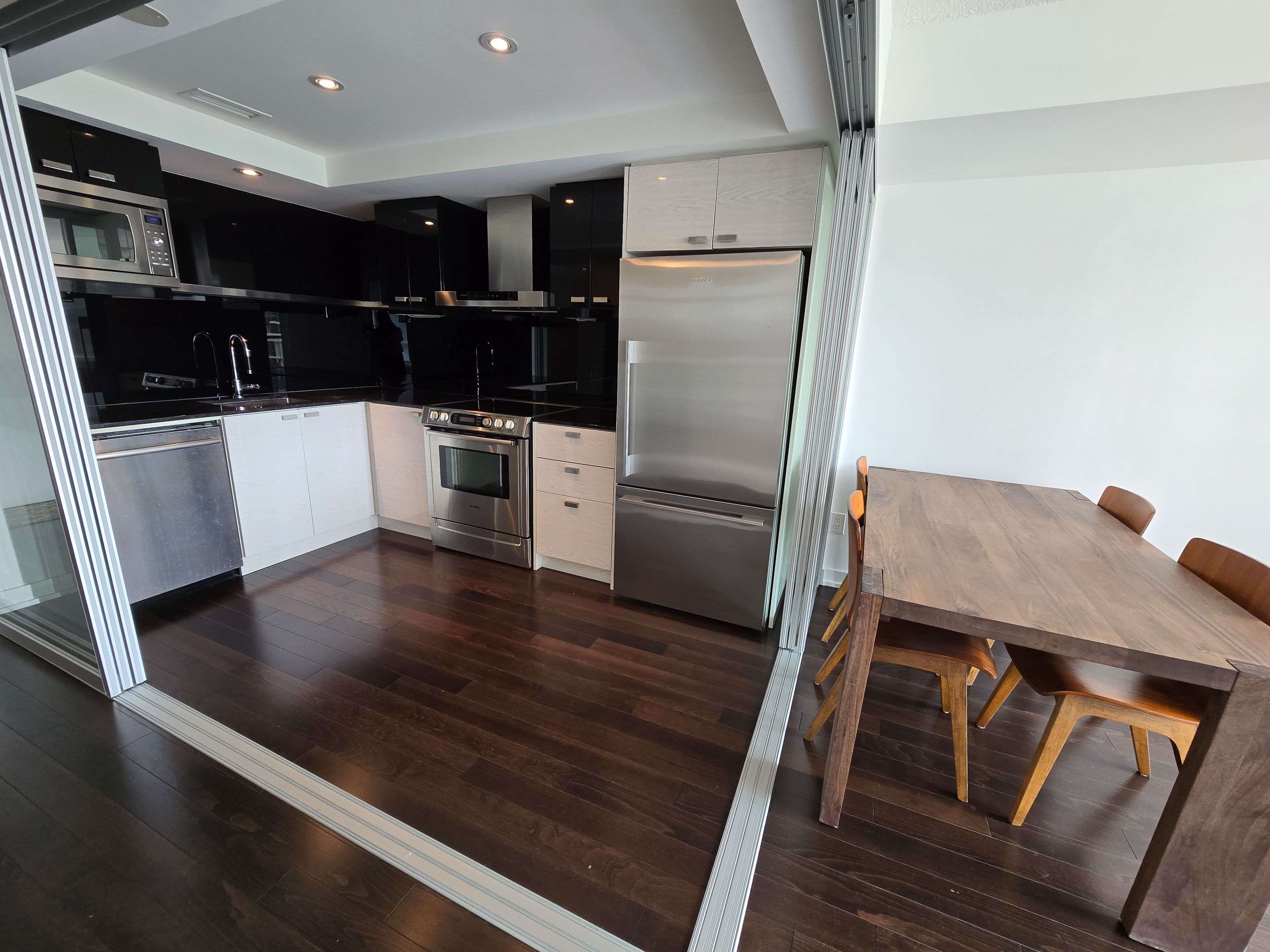 Toronto C15, ON M2K 0C1,121 Mcmahon DR #915