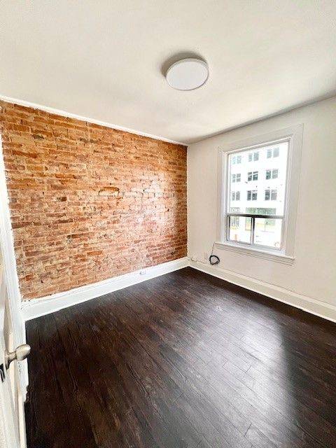 Toronto C01, ON M5S 1Y6,793 Bathurst ST #2nd FLR