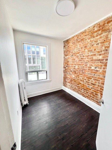 Toronto C01, ON M5S 1Y6,793 Bathurst ST #2nd FLR