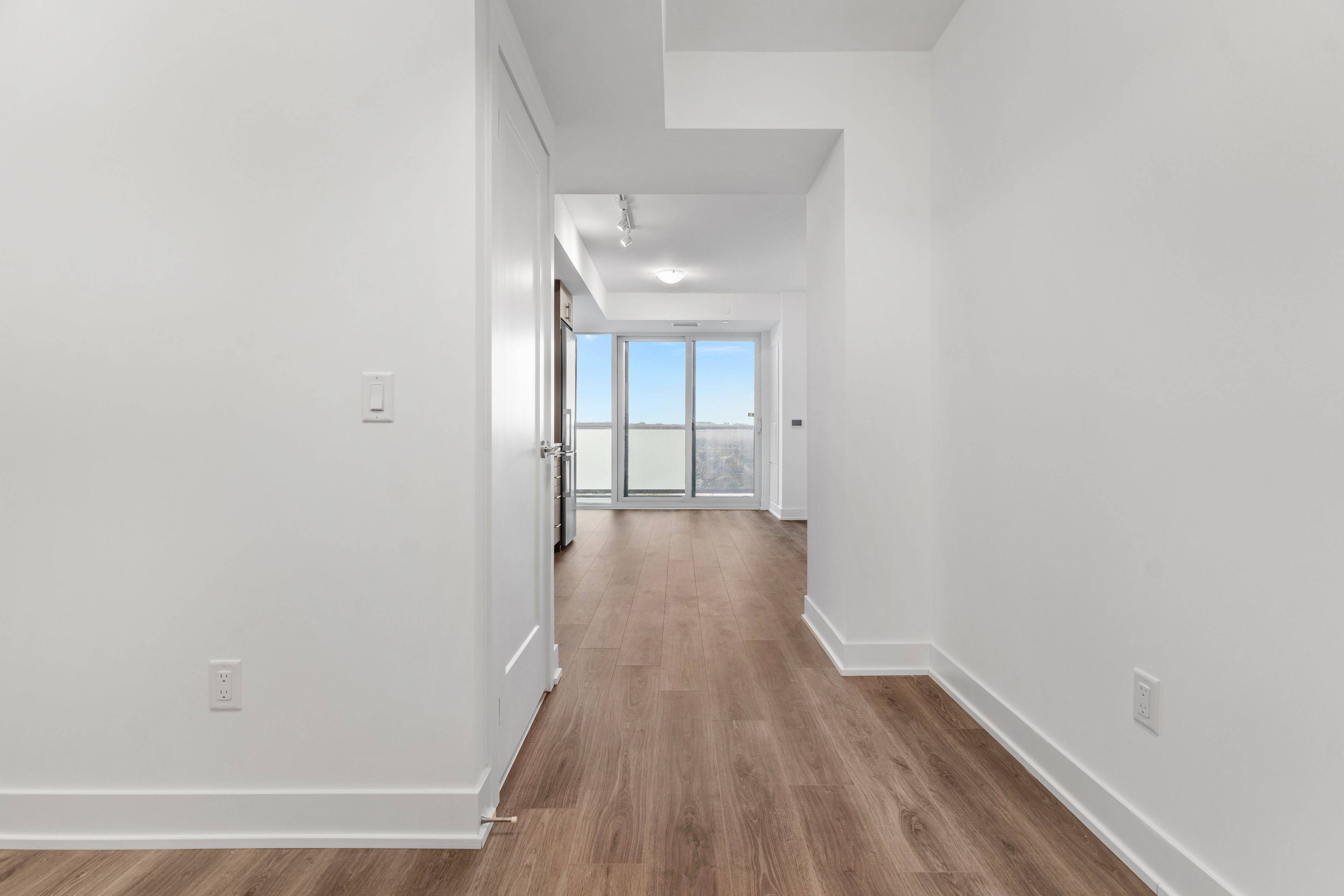 Oshawa, ON L1L 0W3,2545 Simcoe ST N #1021
