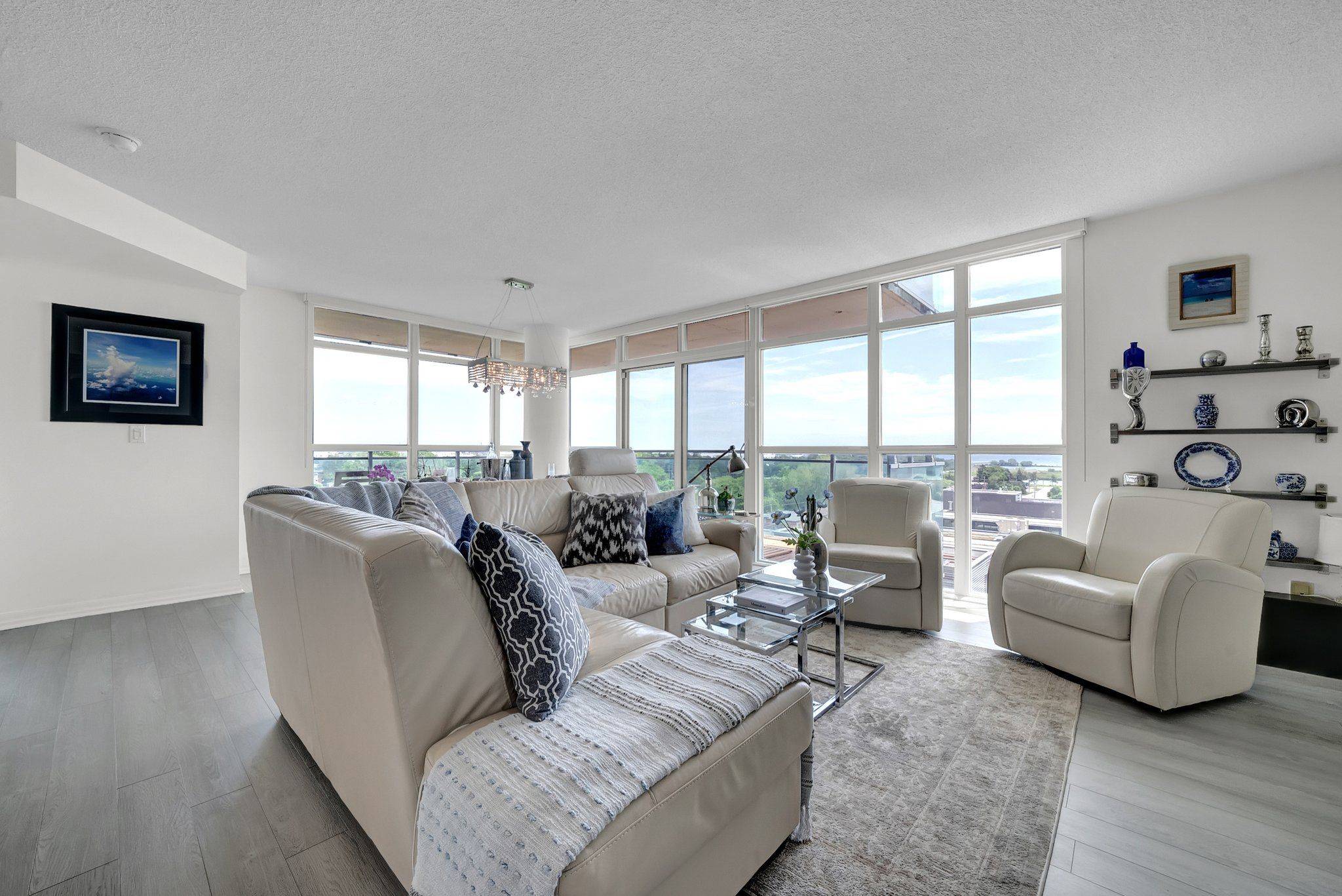 Whitby, ON L1N 0G4,1600 Charles ST #1012