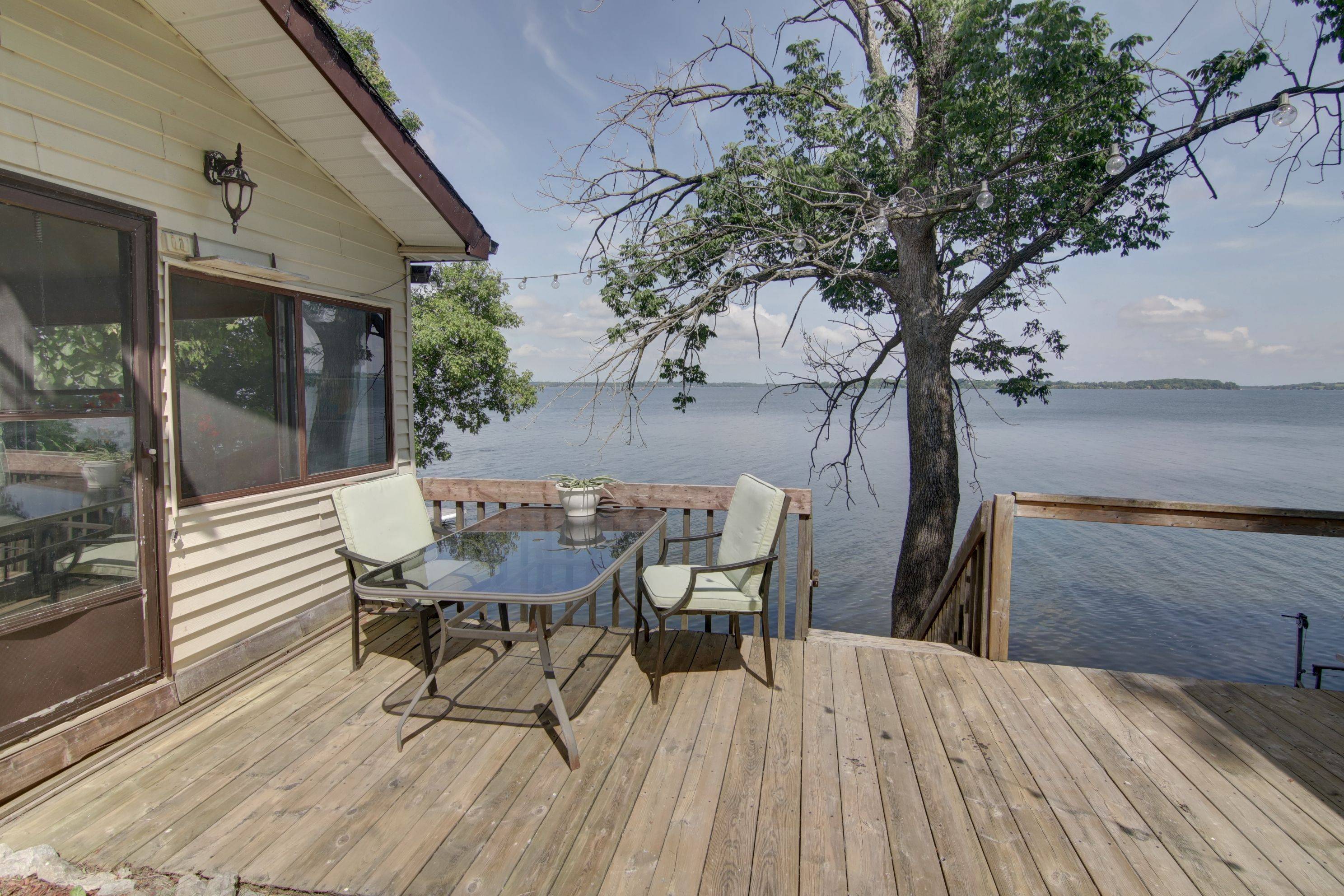 Scugog, ON L0B 1E0,296 Williams Point RD