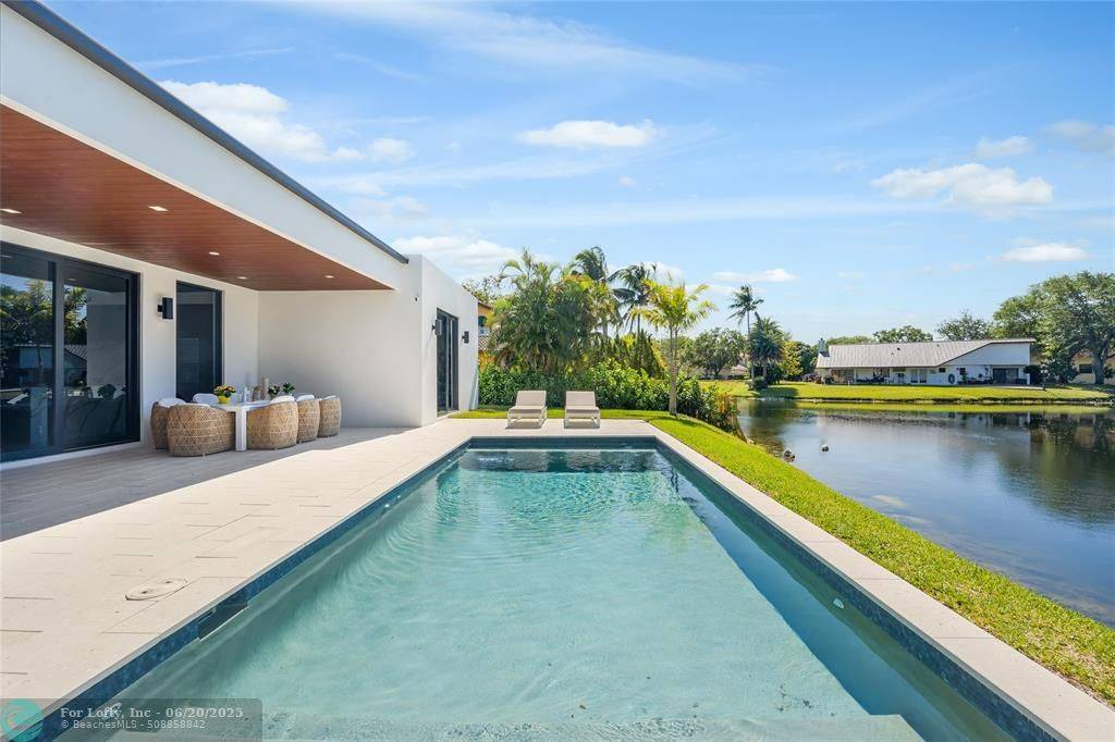 Plantation, FL 33324,1000 SW 93rd Ave