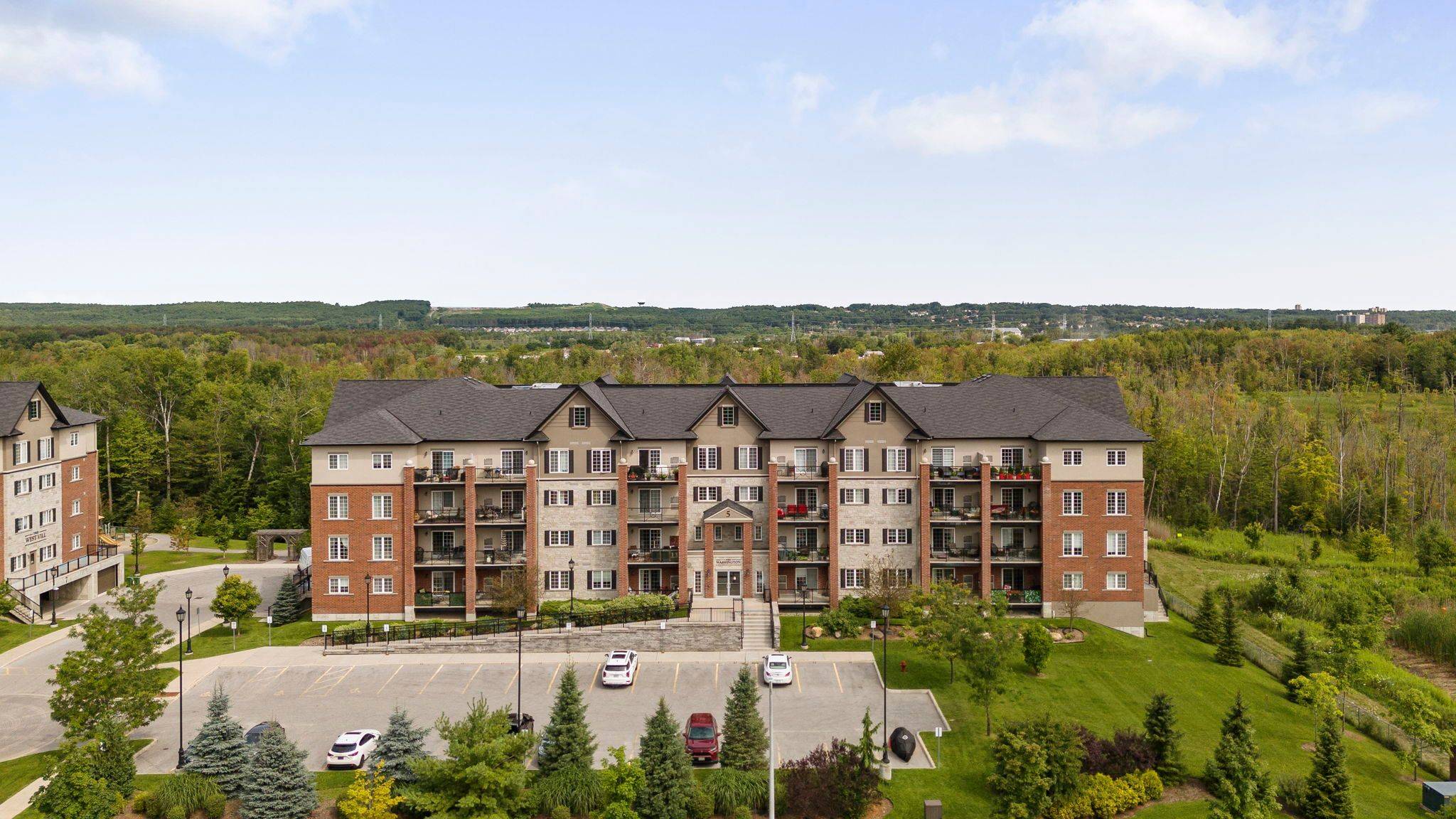 Barrie, ON L4N 7Y8,5 Greenwich ST #307