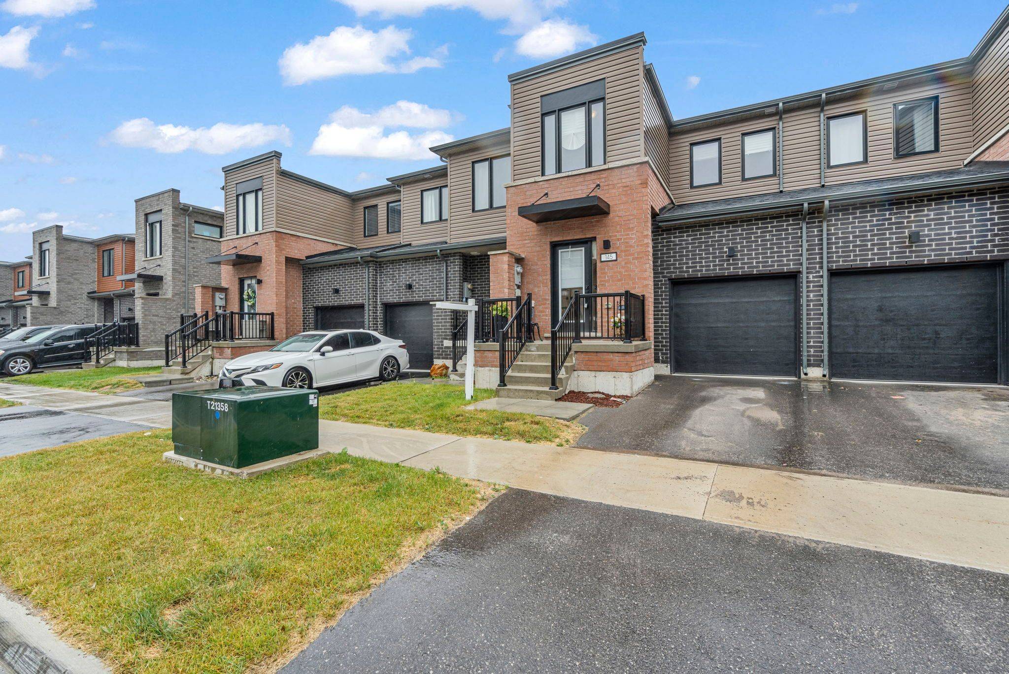 Barrie, ON L9J 0M4,145 Turnberry LN