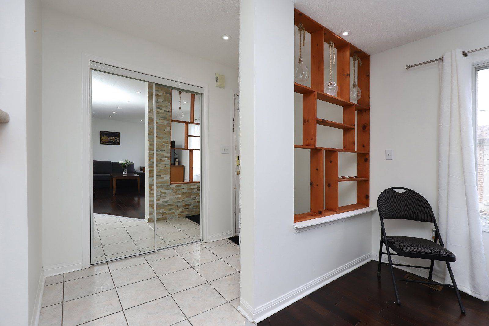 Brampton, ON L6R 2M6,106 Narrow Valley CRES