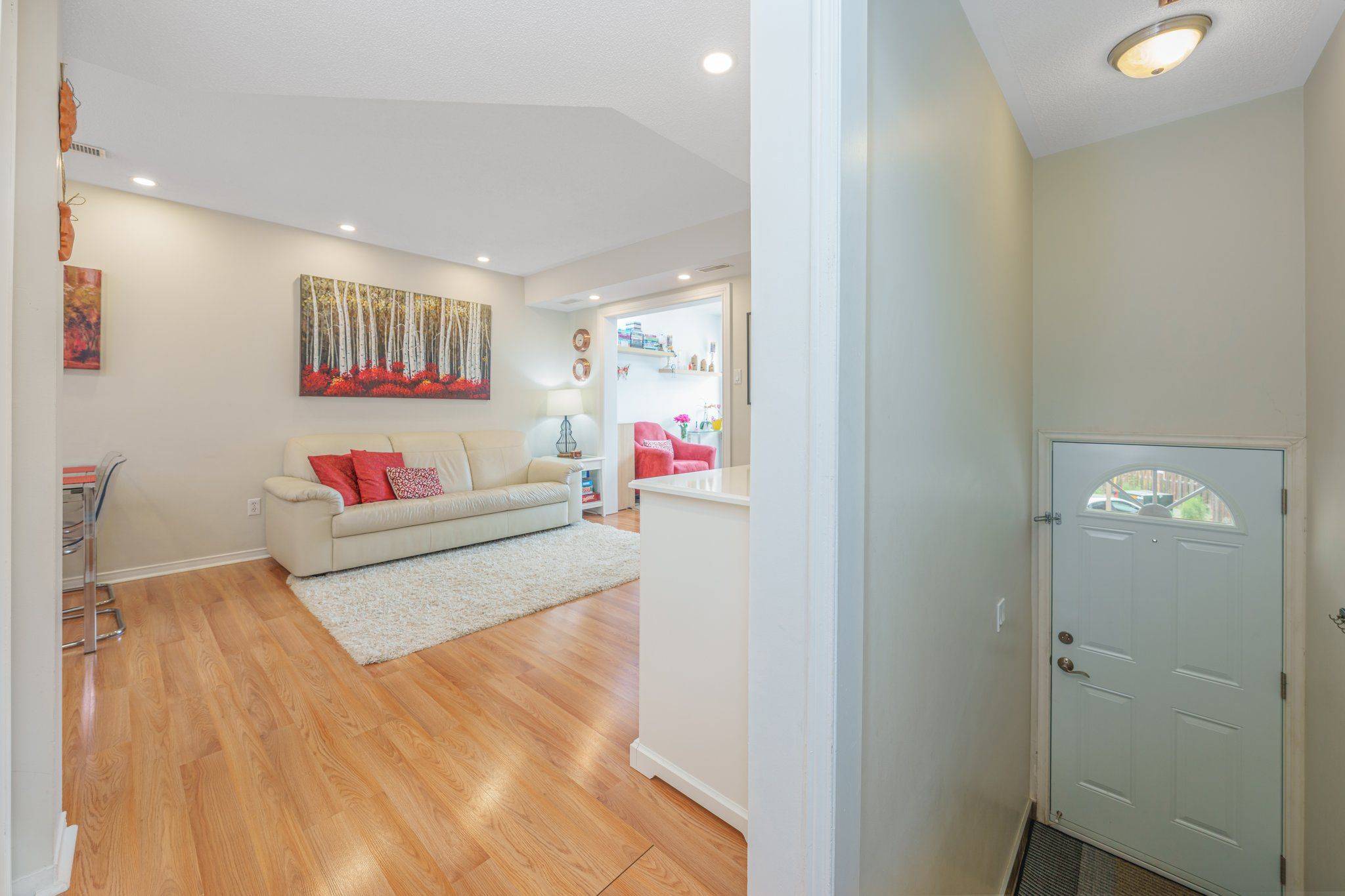Halton Hills, ON L7G 5L9,11 Robert LN #A