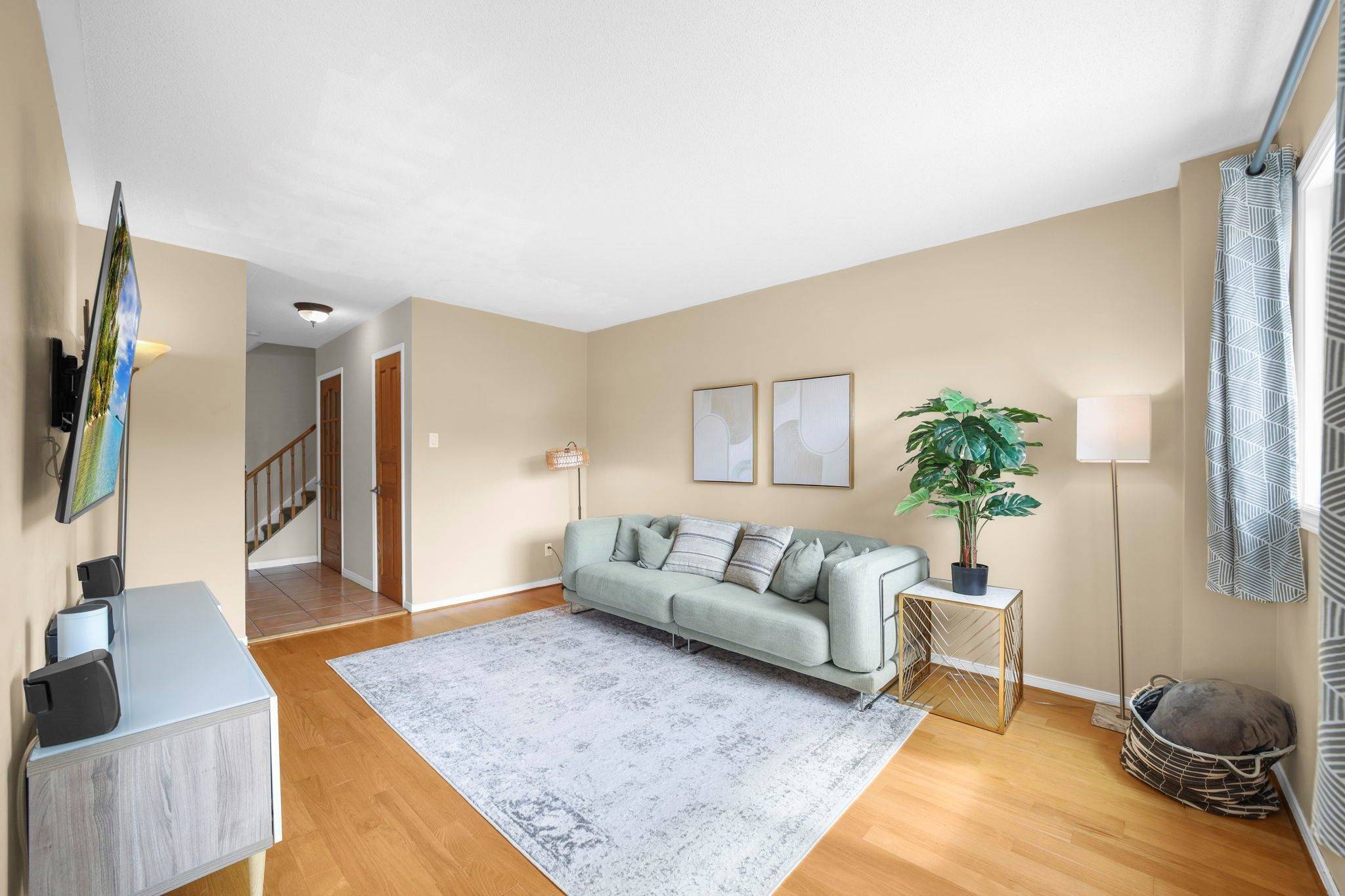Mississauga, ON L5V 1A7,6085 Duford DR