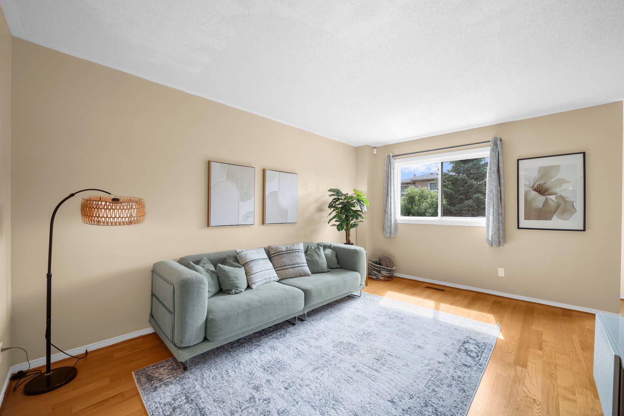 Mississauga, ON L5V 1A7,6085 Duford DR