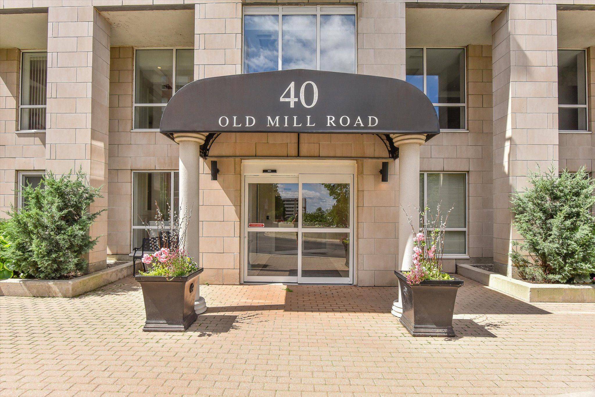 Oakville, ON L6J 7W2,40 Old Mill RD #804