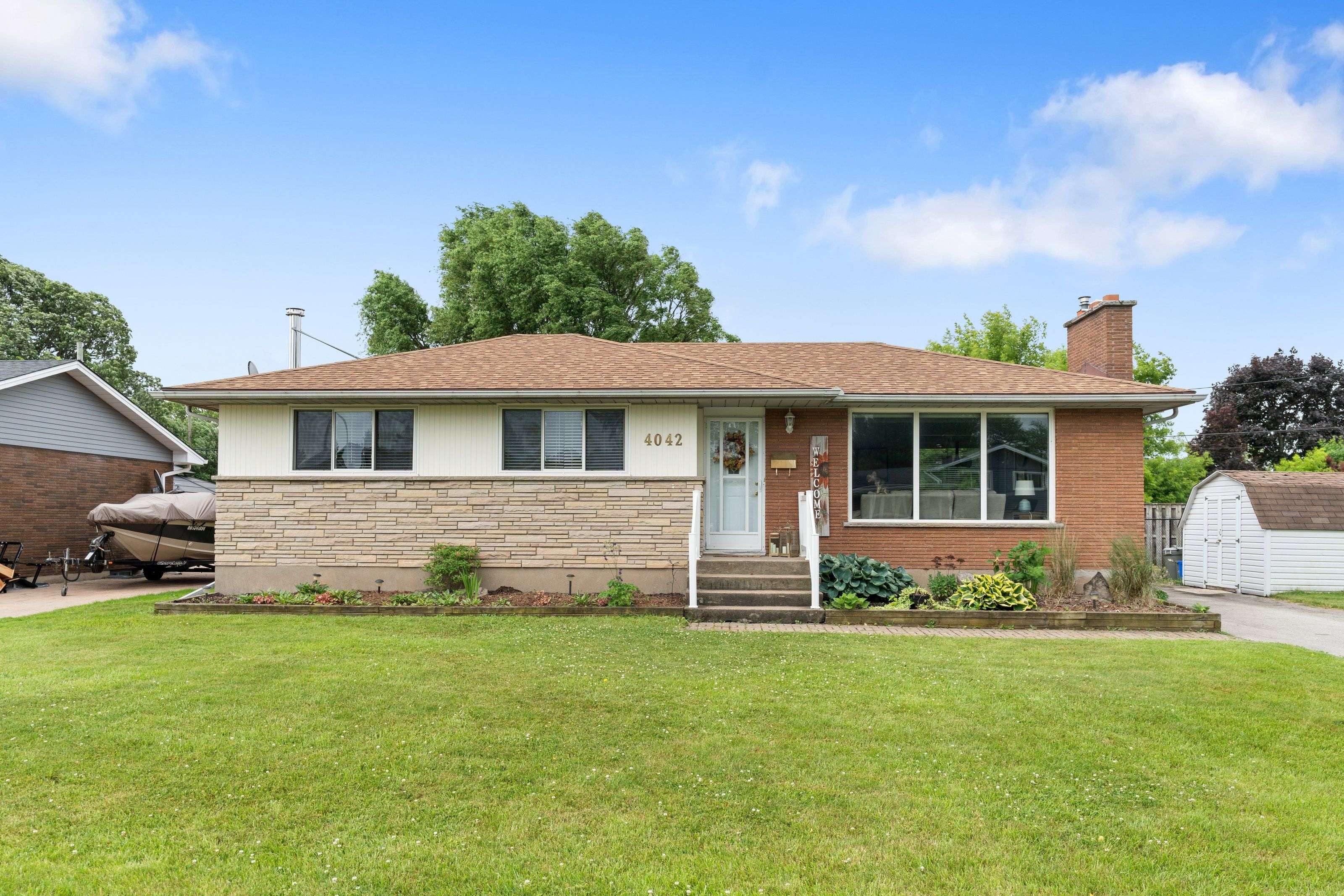 Niagara Falls, ON L2G 6L8,4042 Montcalm CRES
