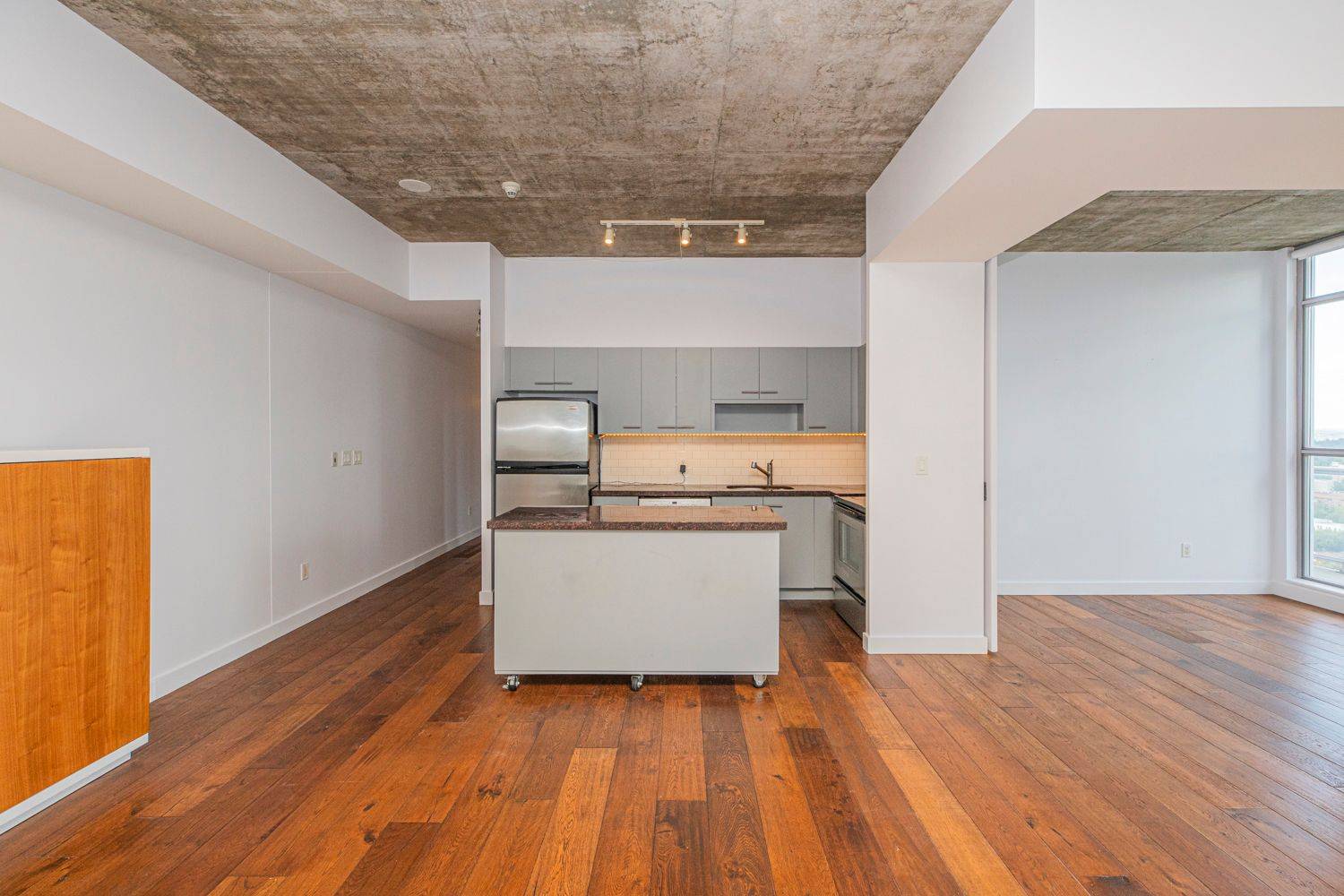 Lower Town - Sandy Hill, ON K1N 1J8,179 George ST #PH 2