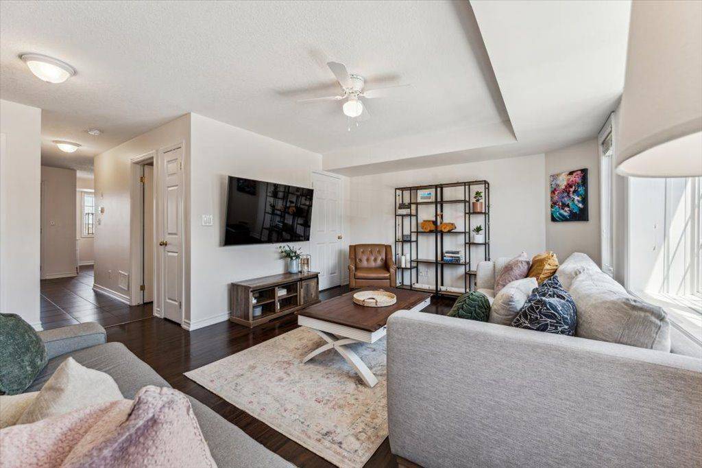 Guelph, ON N1E 0K4,15 Carere CRES #19B