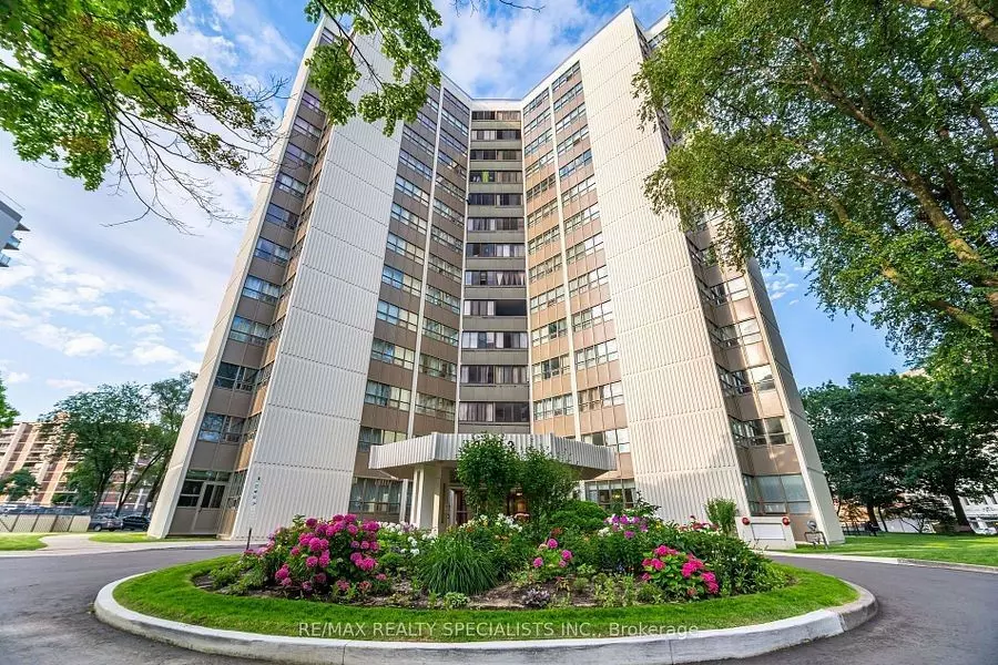 Mississauga, ON L5B 1R6,2323 Confederation Pkwy #706