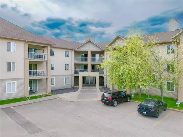 Calgary, AB T3G5N5,3000 Citadel Meadow PT Northwest #213