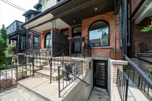 Toronto C01, ON M6J 2K2,248 1/2 Euclid AVE