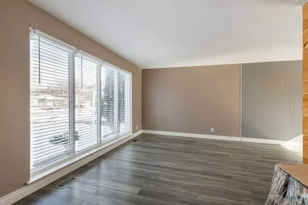 Pickering, ON L1W 1K9,1323 Poprad AVE #Upper