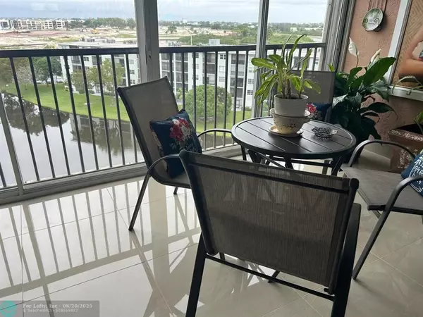 Pompano Beach, FL 33069,2217 Cypress Island Dr #801