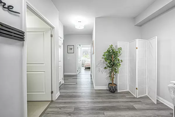 Vaughan, ON L6A 5A7,99 EAGLE ROCK WAY #206