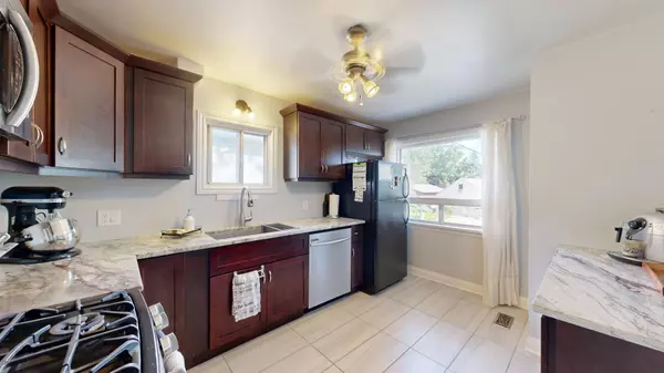 London East, ON N5Y 3A3,18 Connaught AVE
