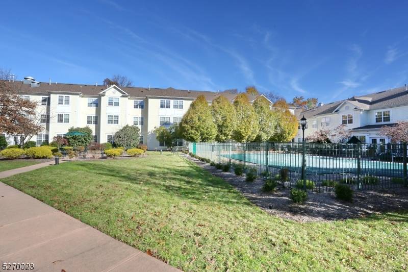 187 Paterson Ave, Midland Park Boro, NJ 07432