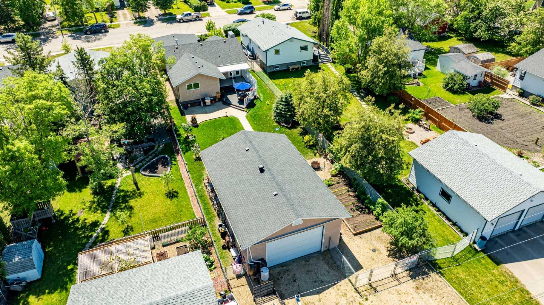 Lacombe, AB T4L 1L9,5528 55 AVE