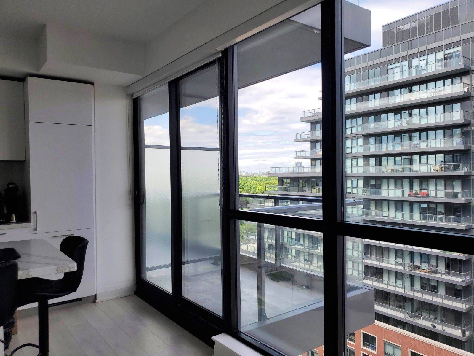 Toronto C11, ON M4G 0C9,33 Frederick Todd WAY #1308