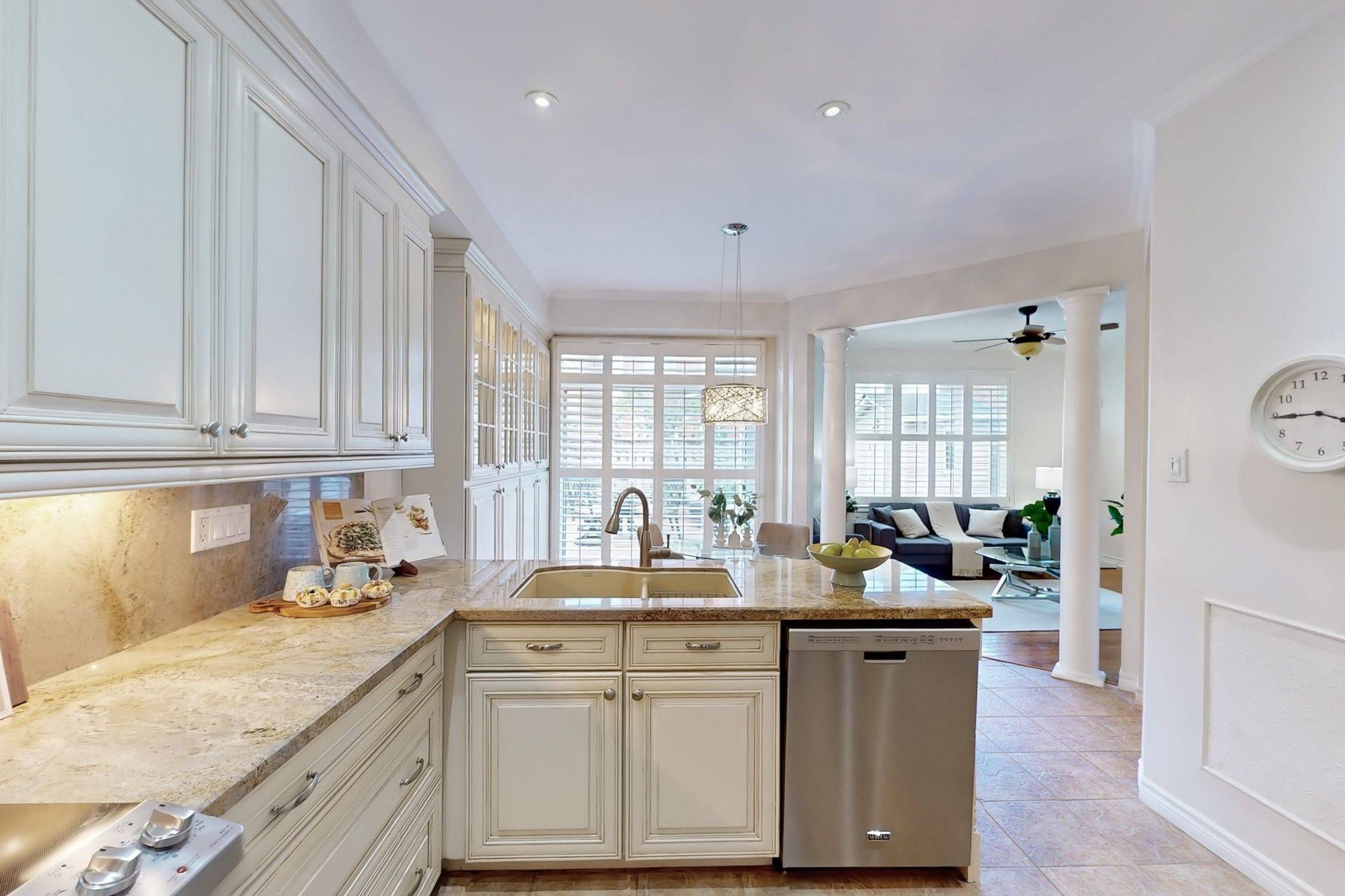 96 Waterbridge WAY, Toronto E10, ON M1C 5C1