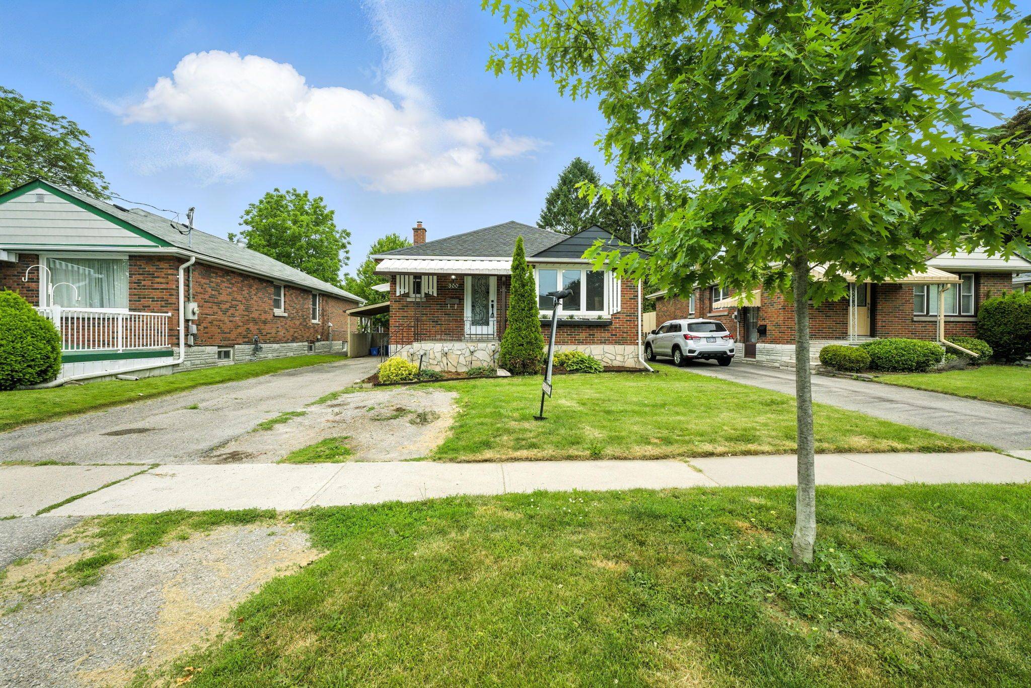 Oshawa, ON L1H 5Z8,300 Cadillac AVE S