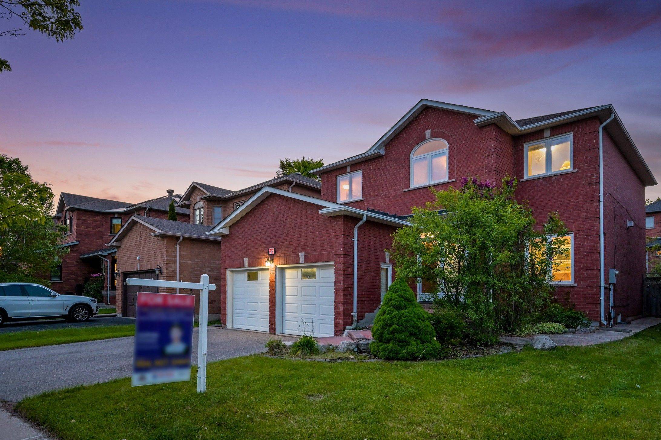 Richmond Hill, ON L4C 0K5,92 Canyon Hill AVE