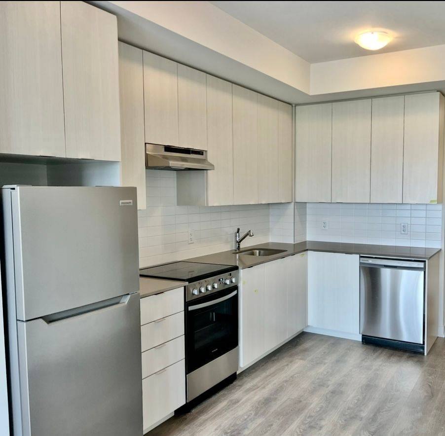 Brampton, ON L6Y 6J1,58 Sky Harbour DR #312