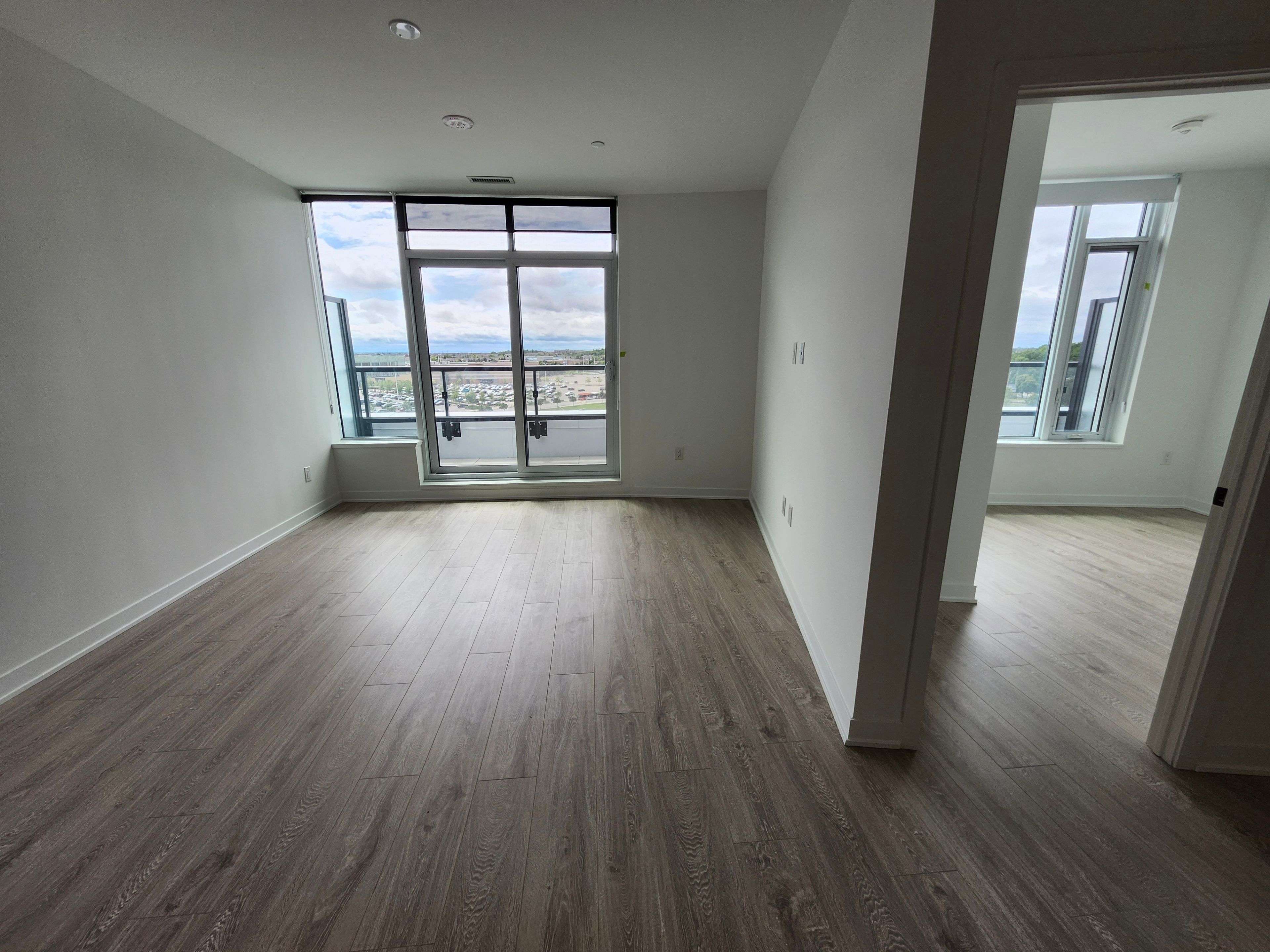 Mississauga, ON L5M 2V8,2495 Eglinton AVE W #806