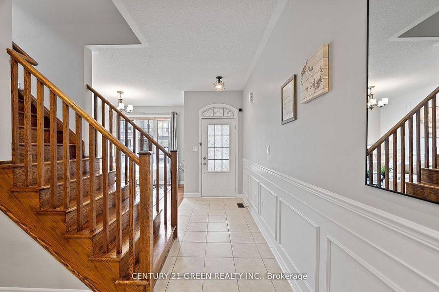 Milton, ON L9E 1E5,1187 Mceachern CT