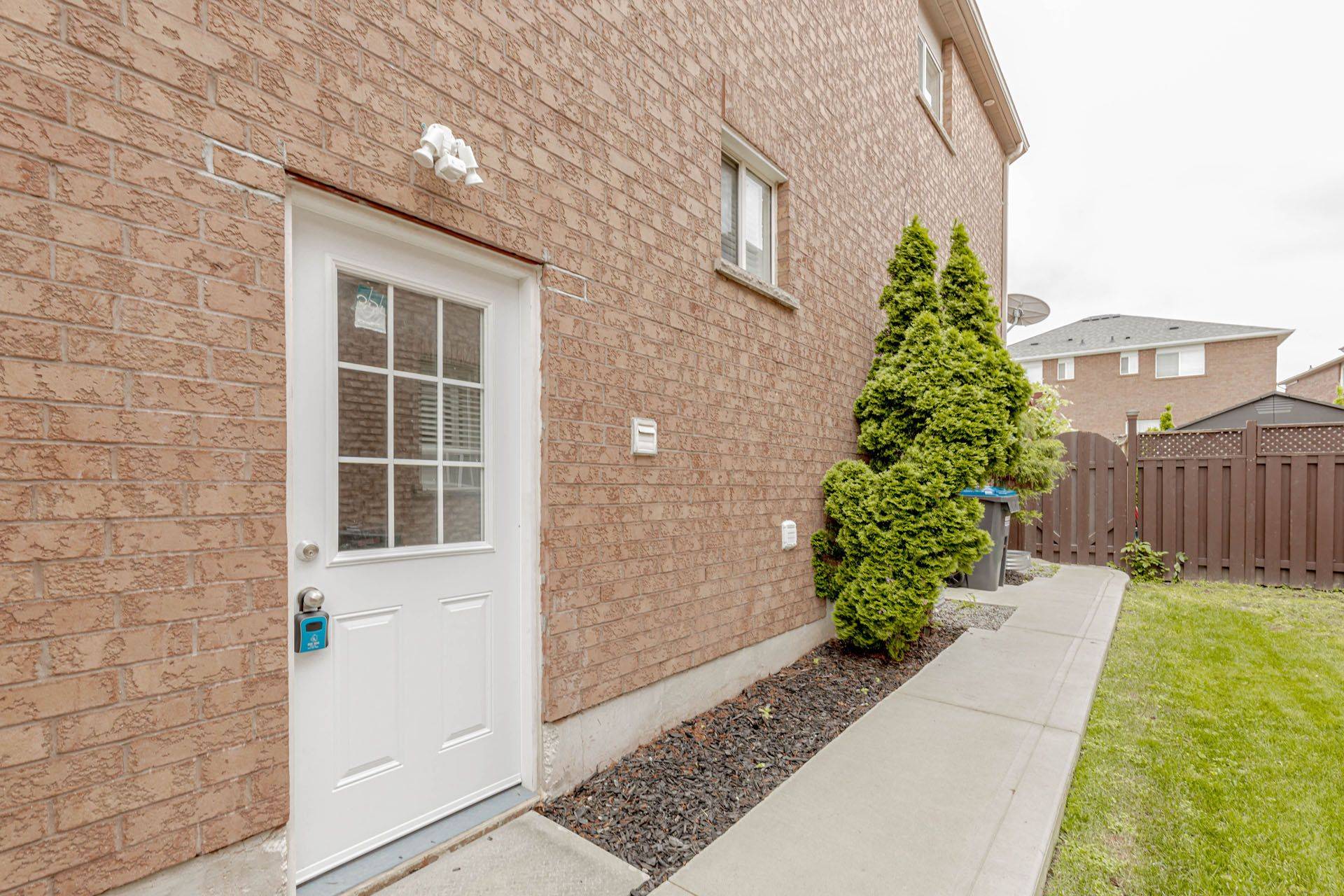 Brampton, ON L6X 4W7,71 Pertosa DR #Basement