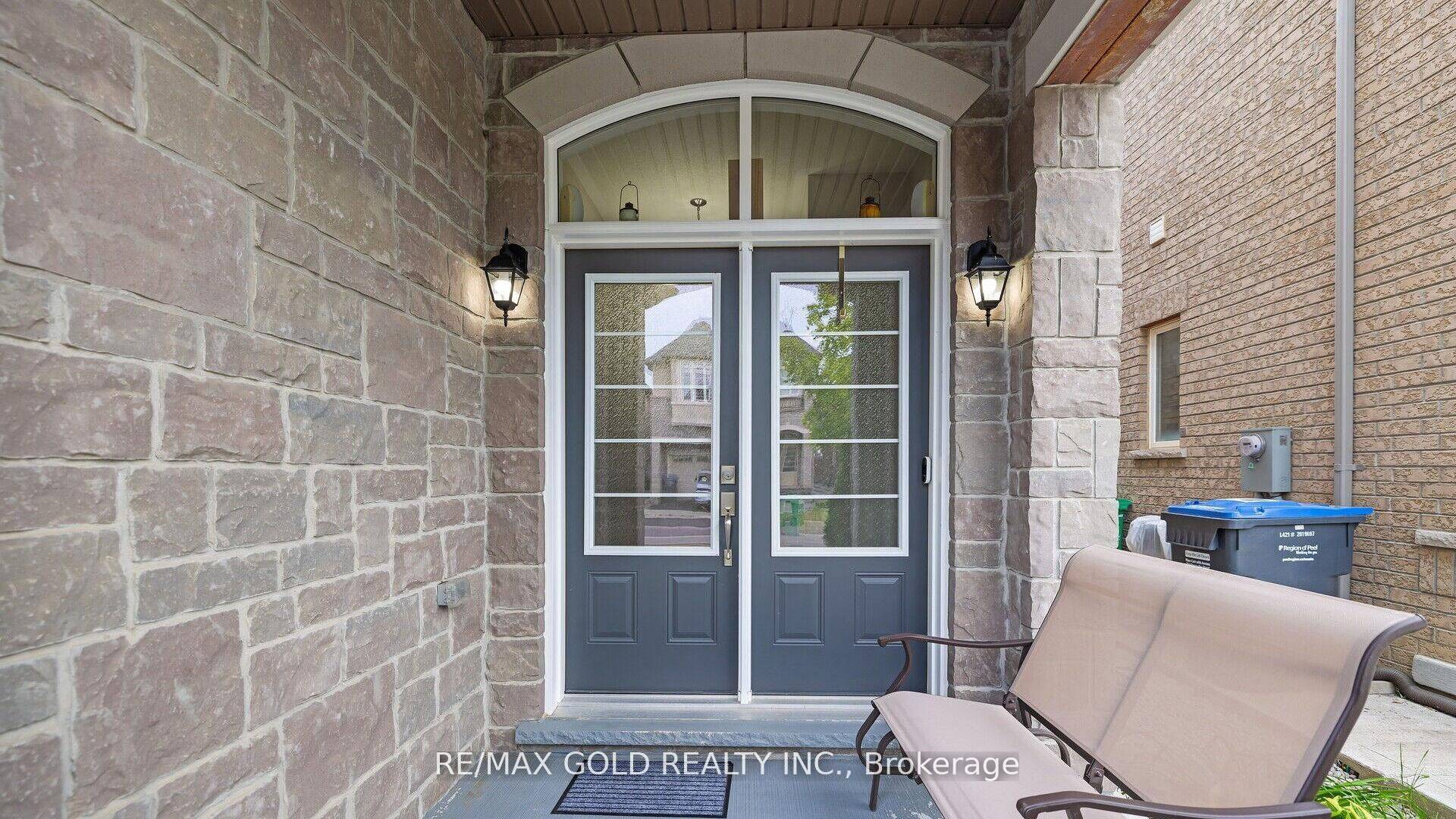 Brampton, ON L7A 4J7,5 Lola CRES