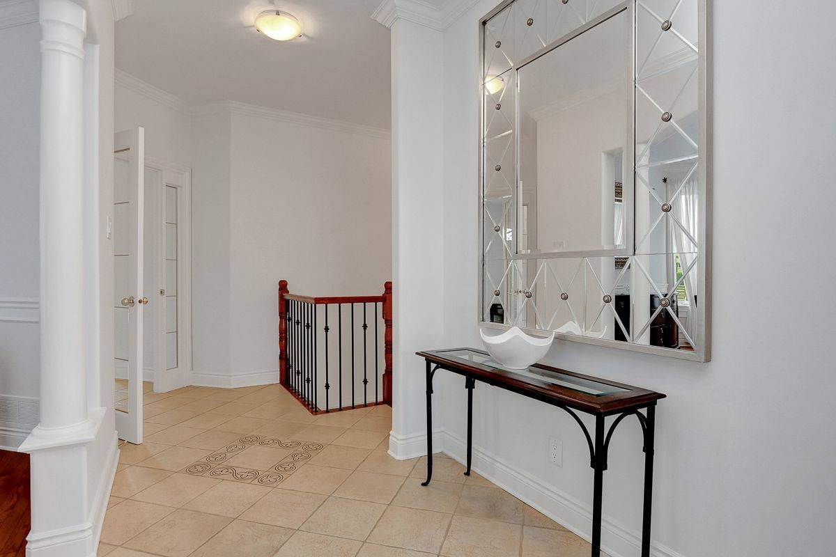 Cityview - Parkwoods Hills - Rideau Shore, ON K2E 6N3,10A Ashburn DR