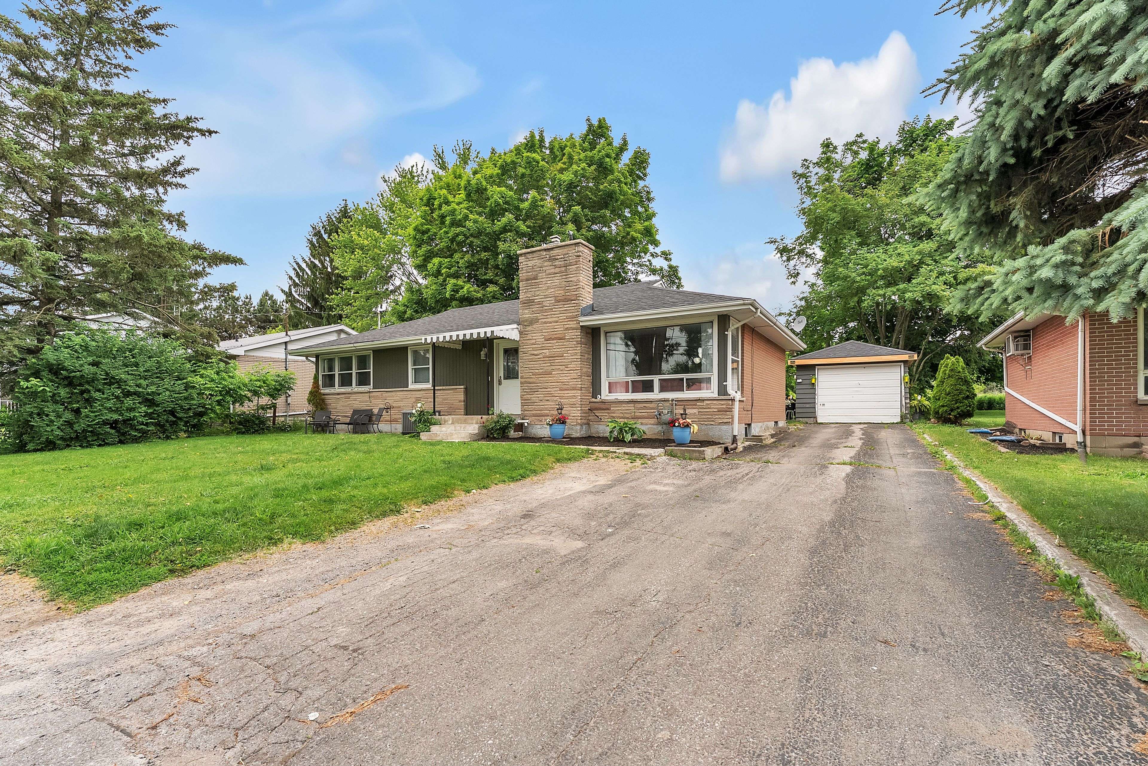 Prince Edward County, ON K0K 2T0,13238 Loyalist Pkwy