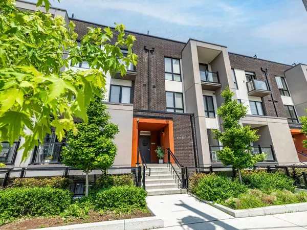 12 Marquette AVE #4, Toronto C04, ON M6A 0E1