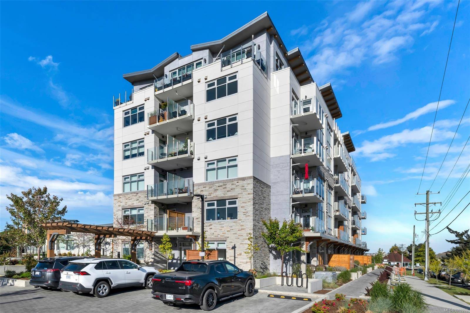 916 Lyall St #212, Esquimalt, BC V9A 5E6