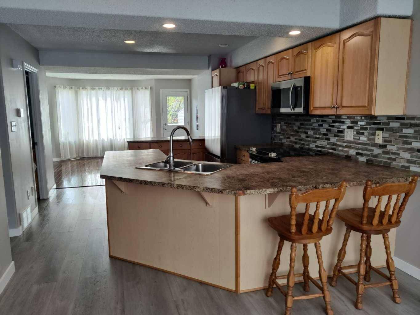 Fort Mcmurray, AB T9H 5S2,200 Arabian DR #6