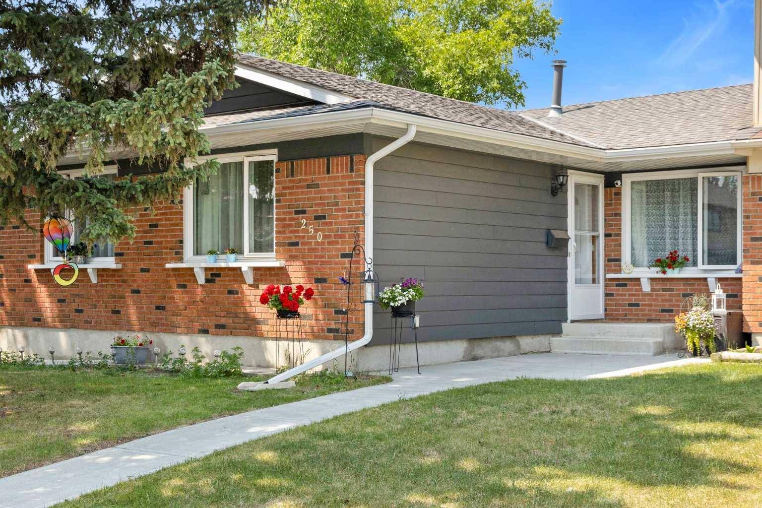 Calgary, AB T2X 1E5,250 Midridge PL Southeast