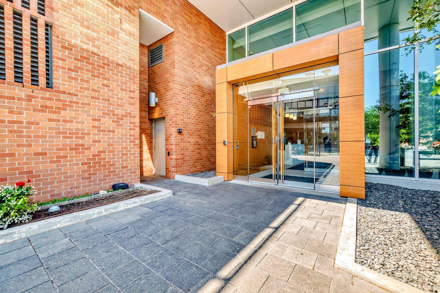 Calgary, AB T2G 1K6,519 Riverfront AVE Southeast #402