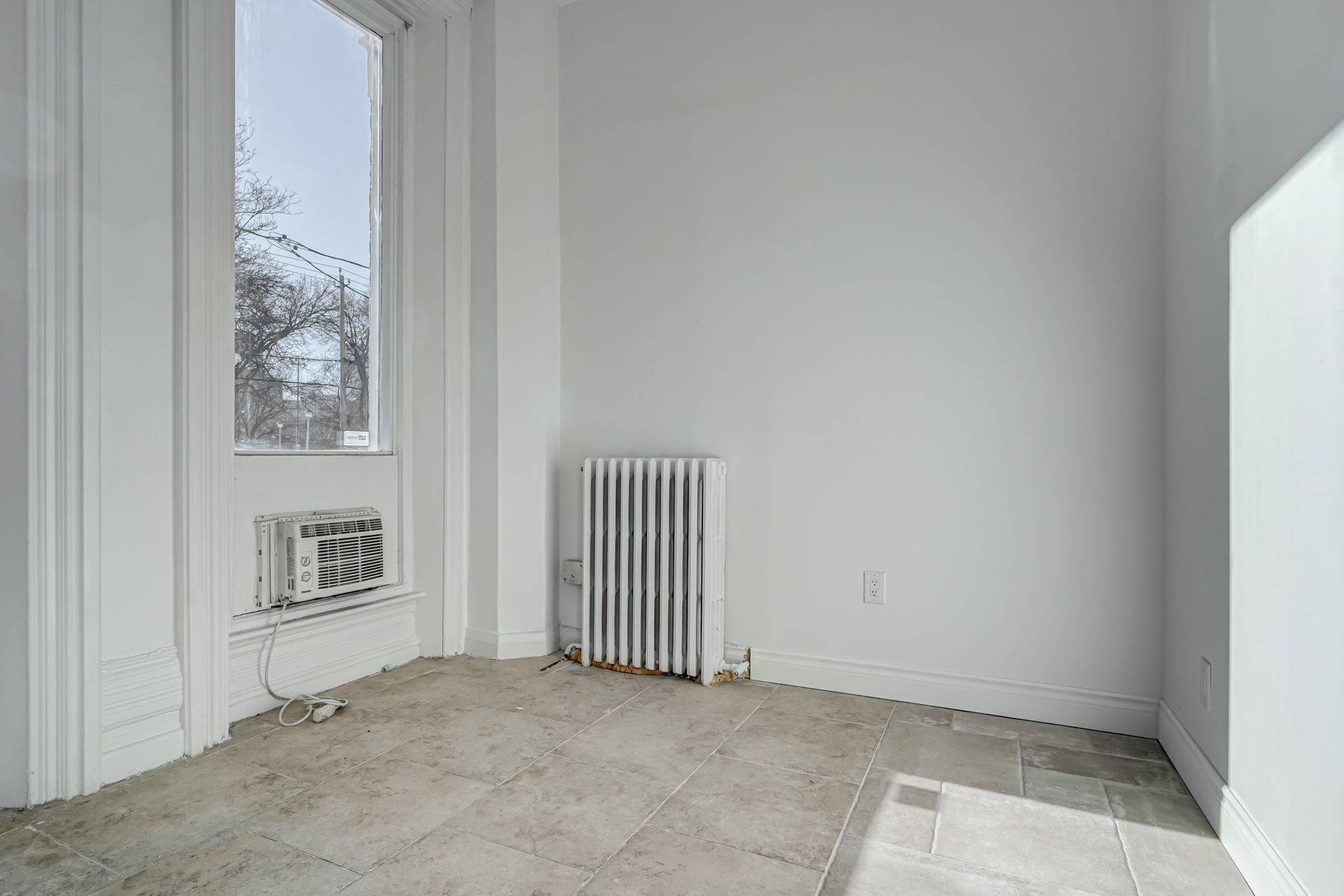 Toronto C08, ON M5A 2R7,180 Sherbourne ST #102