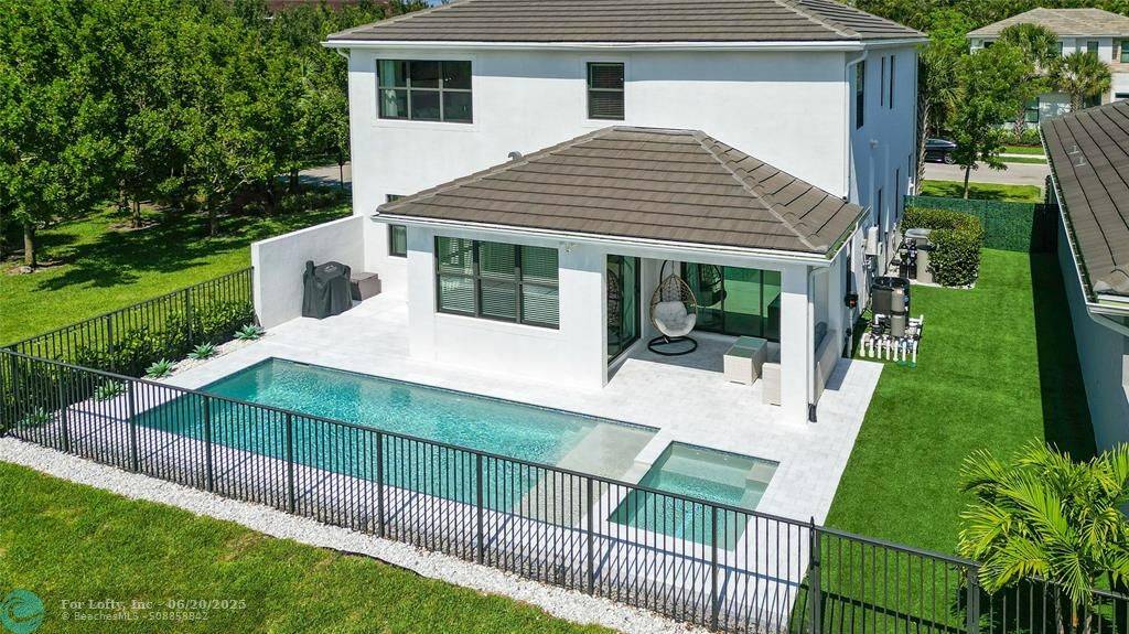 Lake Worth, FL 33463,7151 Villamar Way
