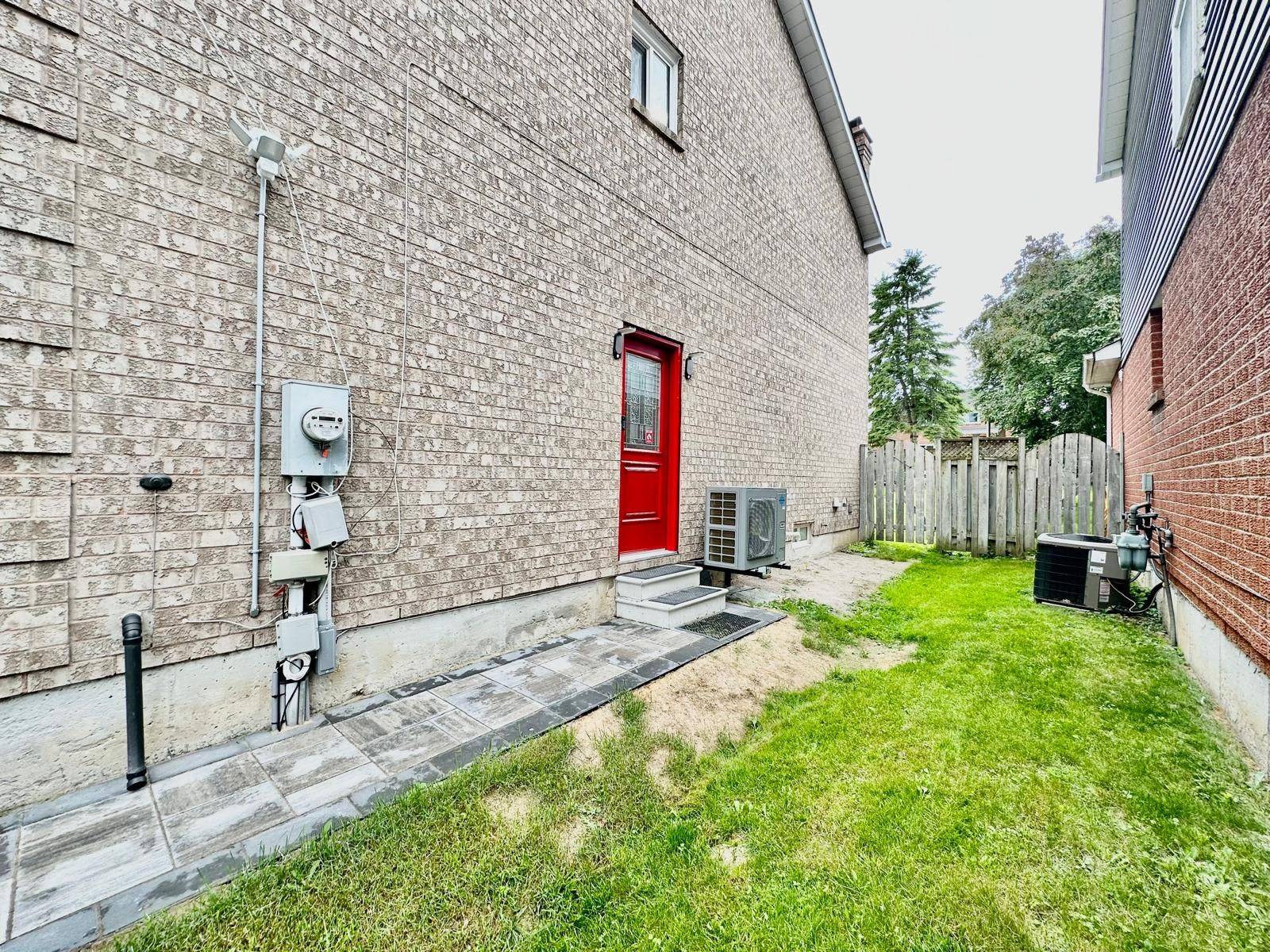 Georgina, ON L4P 3N3,48 Verona CRES #Lower