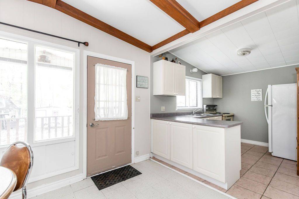 Wasaga Beach, ON L9Z 2B7,102 35th ST N