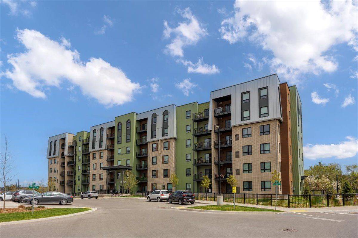 Barrie, ON L9J 0J8,5 Chef LN #101