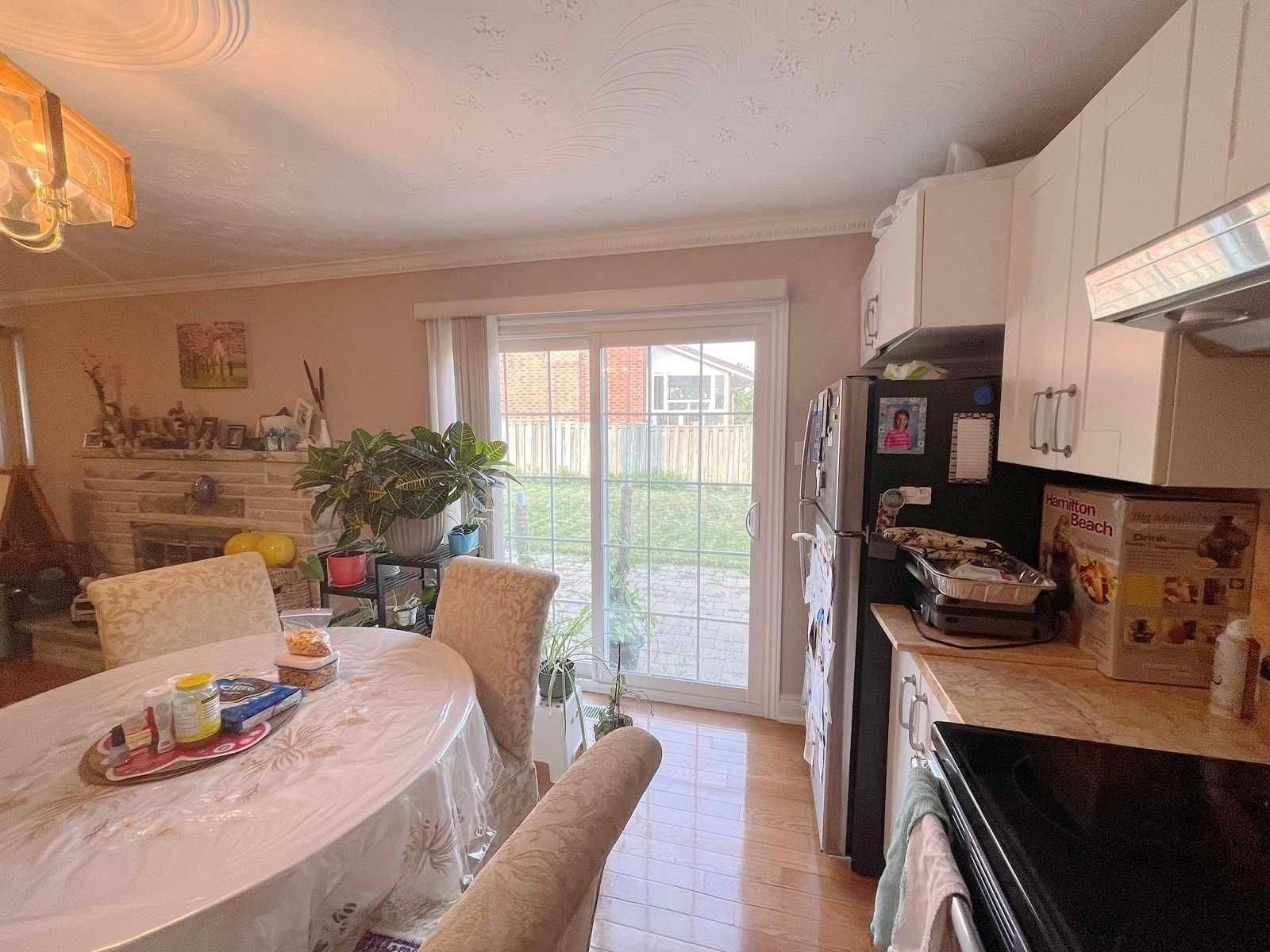 Mississauga, ON L5B 3E7,2461 President BLVD
