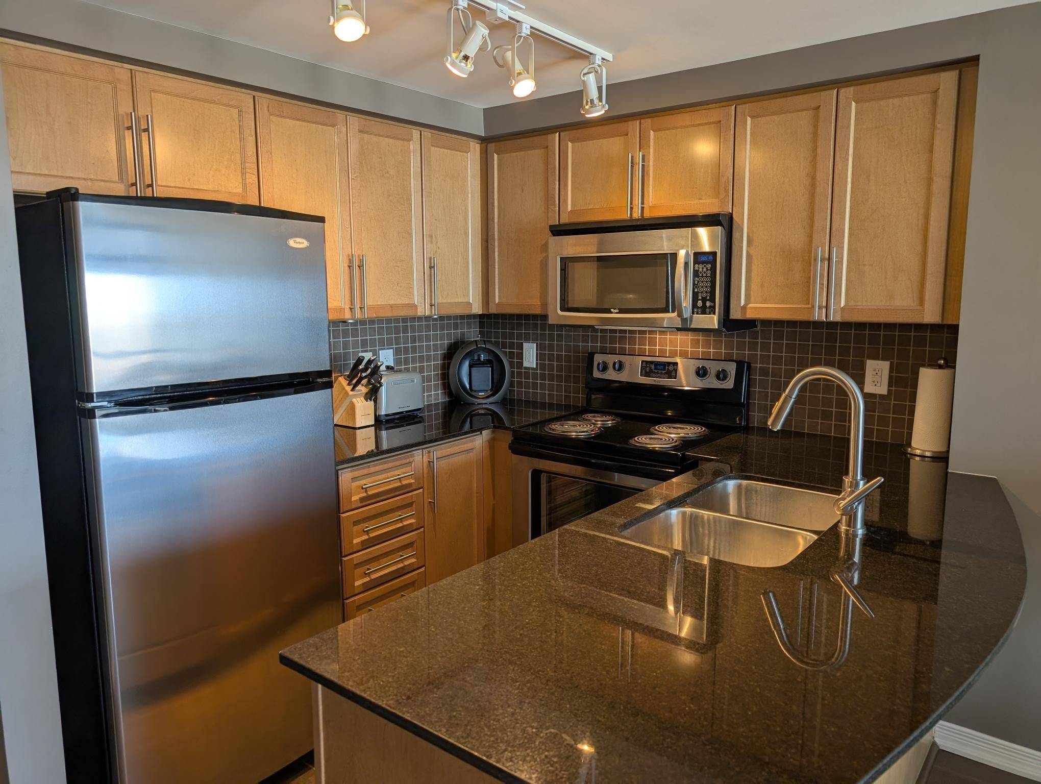 Brampton, ON L6X 0T6,9 George ST N #1603