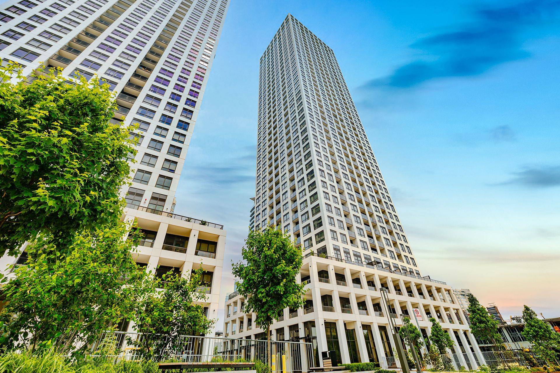Mississauga, ON L5B 0N6,30 Elm DR W #2508